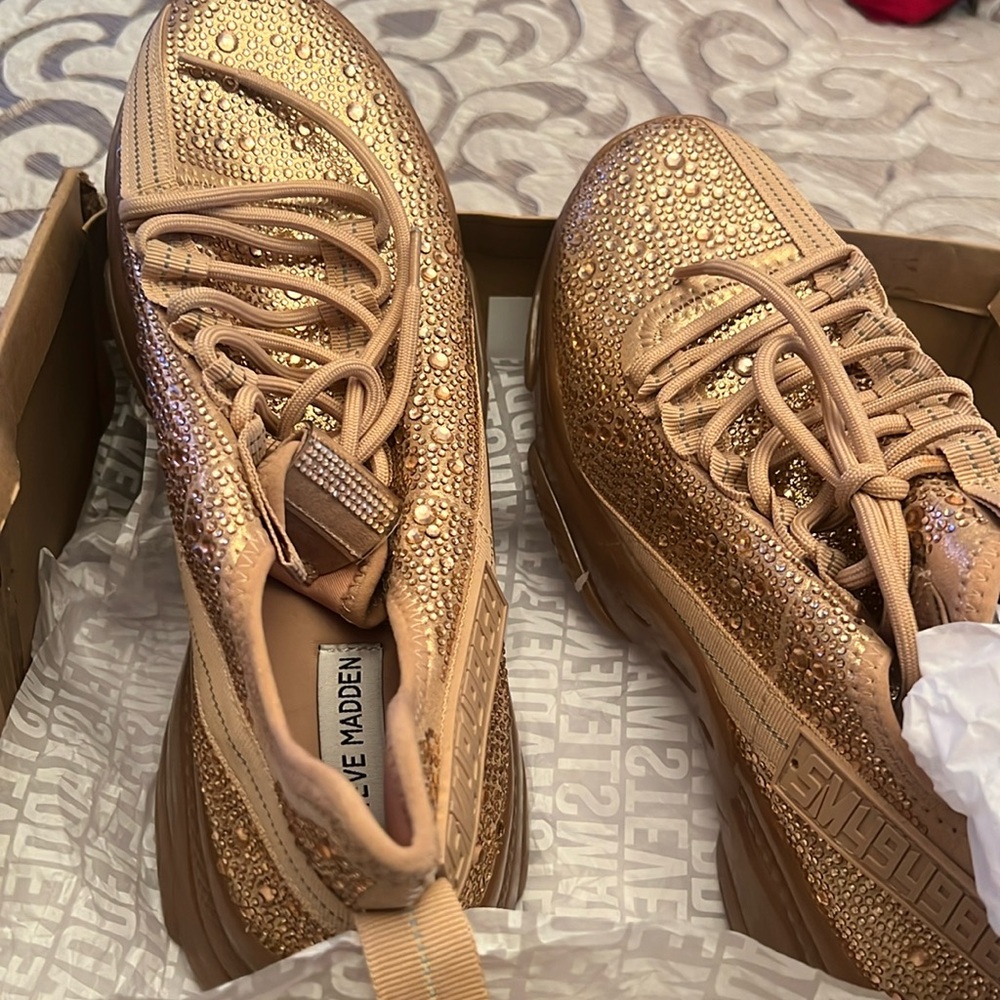 Great Steve Madden bling sneakers worn once.